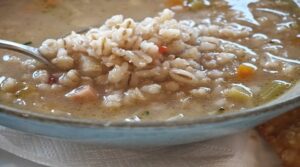 Panicia o Zuppa d'Orzo e un piatto tipico altoatesino