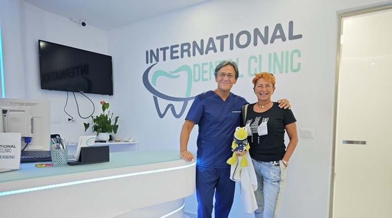 Lo studio della clinica in Albania. io la Bipede e il dott Cerbini
