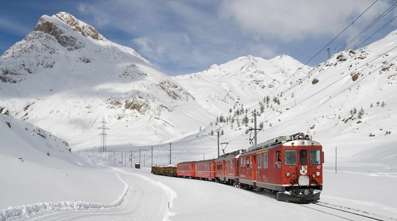 Un'avventura indimenticabile sul Trenino Rosso del Bernina