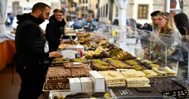 Ciokoflò, il nuovo festival che trasforma Piazza Santa Croce in una deliziosa fabbrica di emozioni