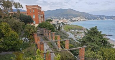 La posizione della Casa del'Incoronata è perfetta: sopra il mare ma dentro il verde