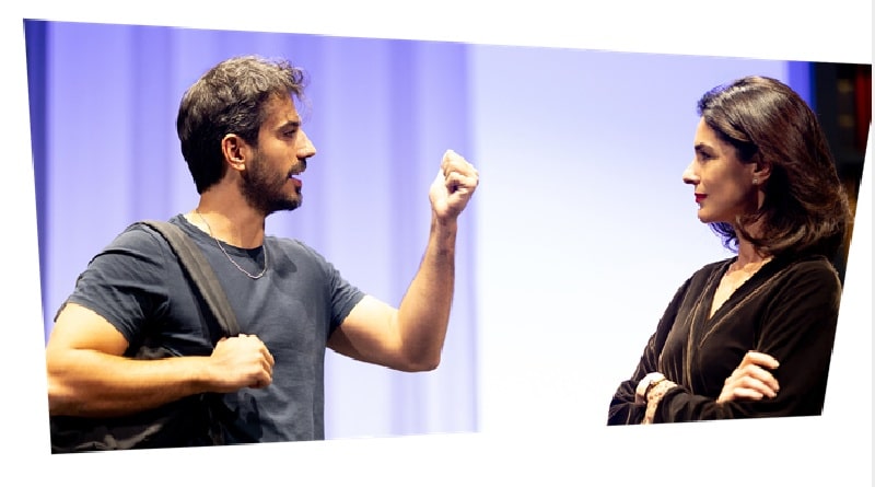 Gianmarco Saurino e Anna Valle in scena nello spettacolo Scandalo al Teatro Manzoni 2025