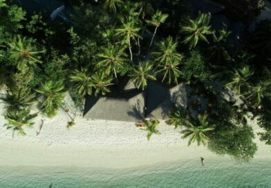 Spiaggia incontaminata e guest house tra le palme a Thinadhoo, Maldive autentiche