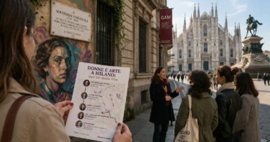 tour donne Milano in centro storico davanti al Duomo con guida e gruppo durante visita culturale tra arte e storia