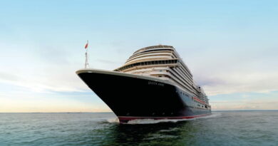 nave da crociera Queen Anne Cunard in navigazione nei fiordi norvegesi crociera lusso nord europa 2026