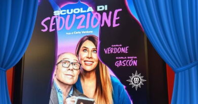 locandina scuola di seduzione con Carlo Verdone presentata da MSC crociere al cinema Anteo CityLife Milano