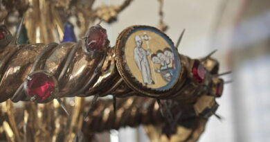 Reliquia sacra con spina della corona di Cristo nel museo diocesano di Vicenza, simbolo del turismo religioso tra storia e fede